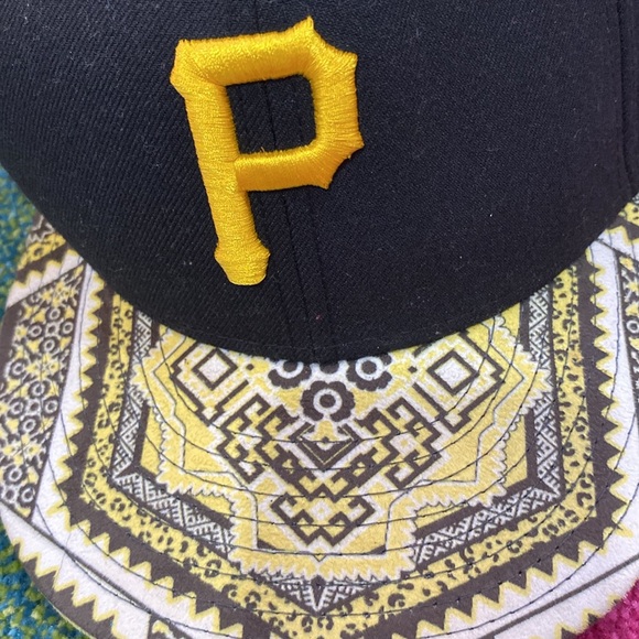 Fitted hat. - Picture 2 of 8